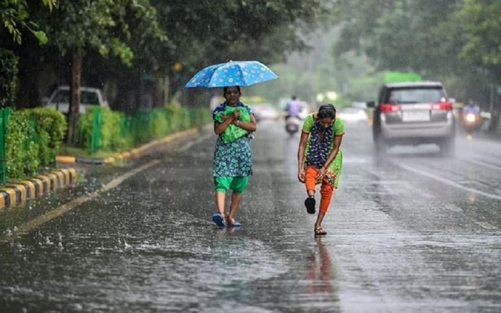 বৃষ্টির কারণে ঢাকার বাতাসের মানের উন্নতি